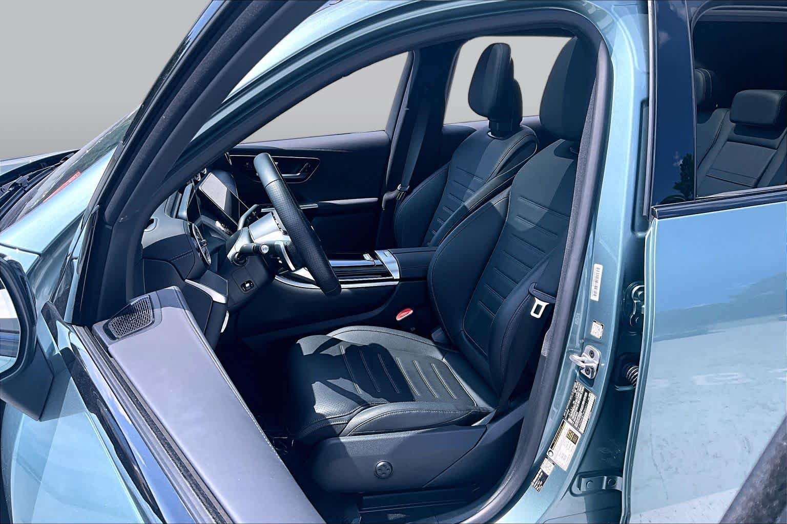 Used 2026 Verde Silver Metallic Mercedes-Benz GLC 300 image 8