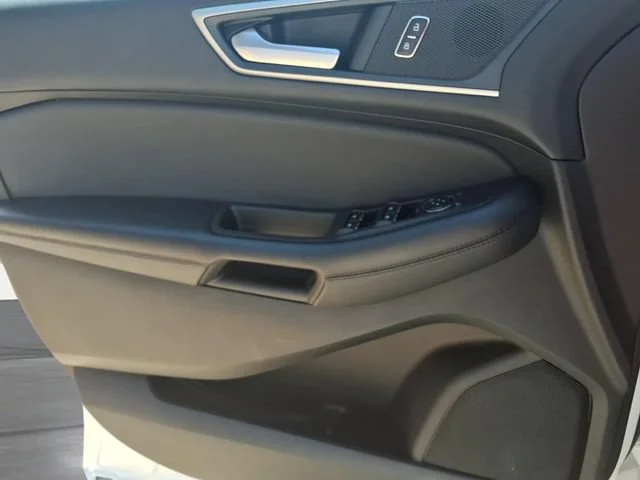 Used 2024  Ford SEL image 18