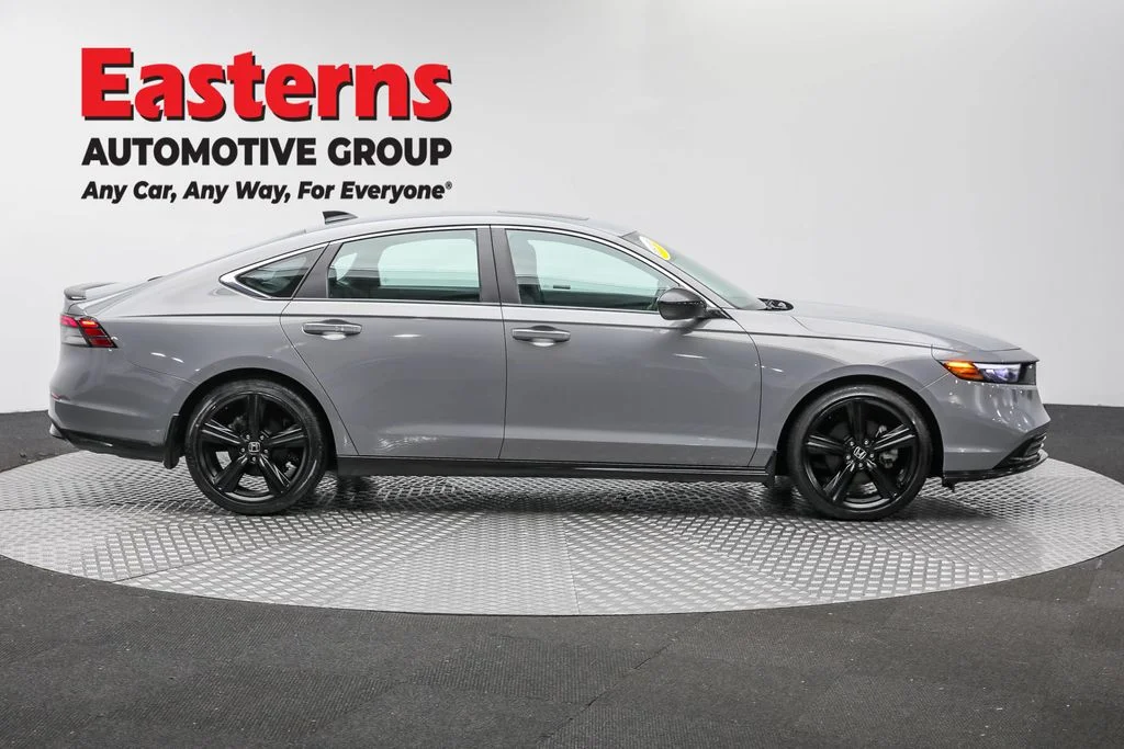 Used 2025 Gray Honda Sport image 4