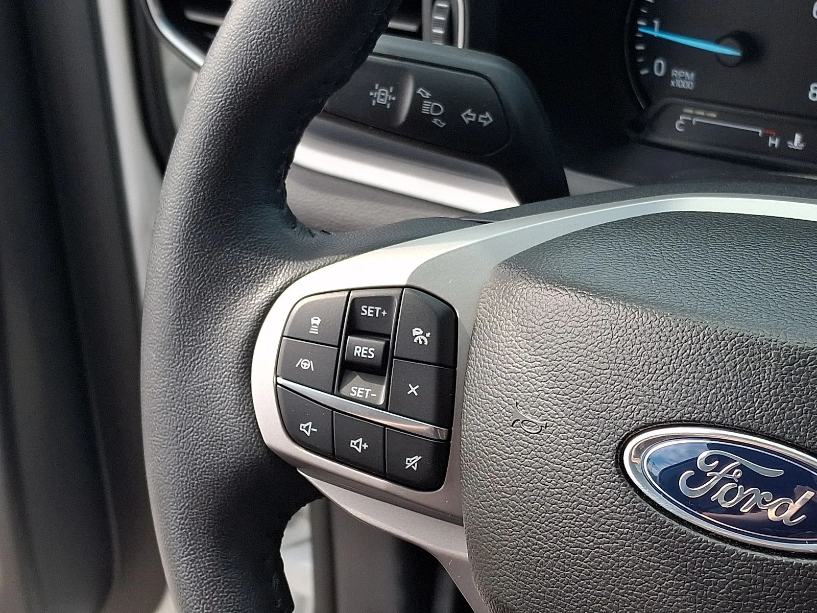Used 2023 White Ford XLT image 21