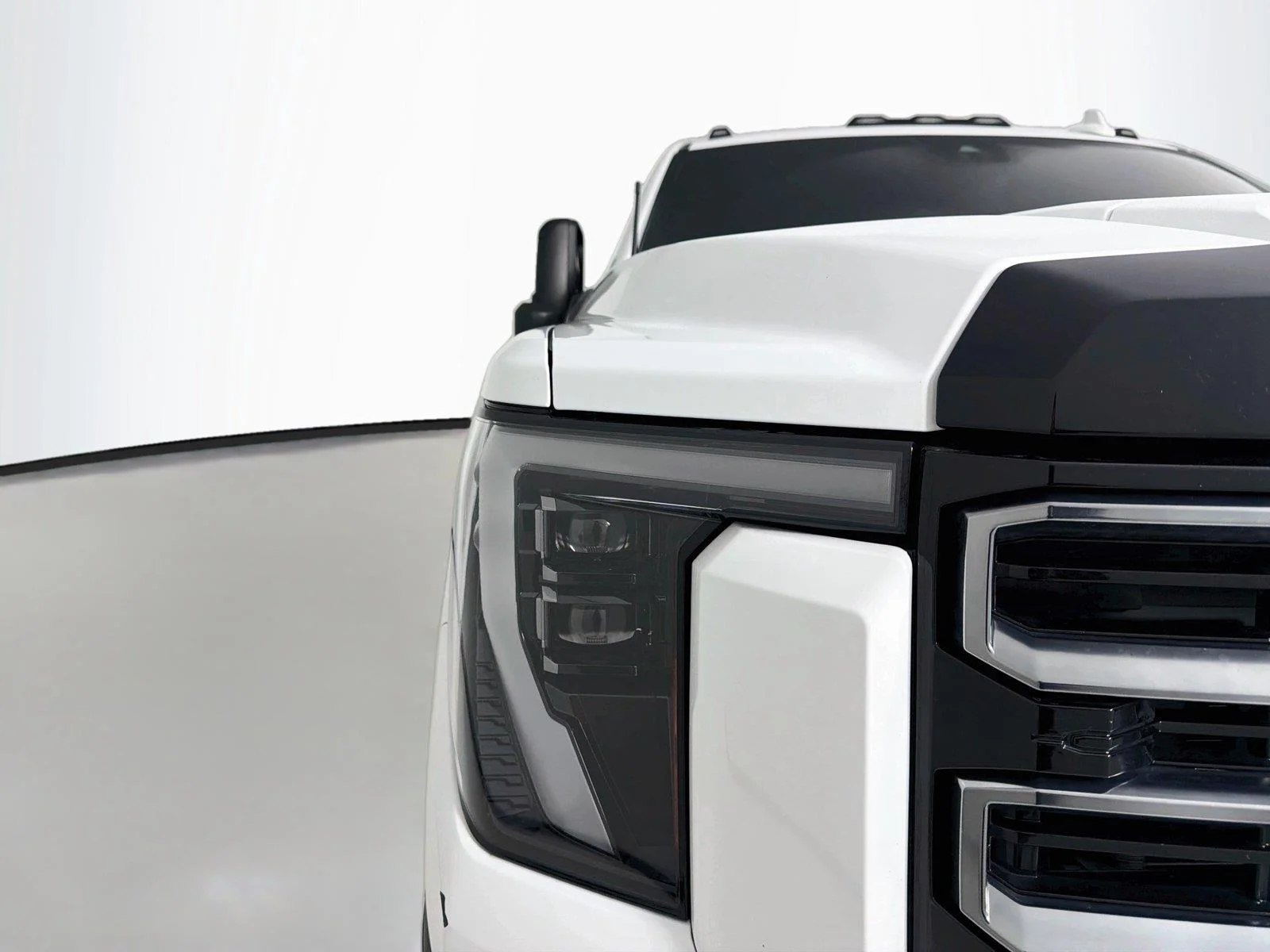 Used 2024 Summit White GMC AT4 image 32