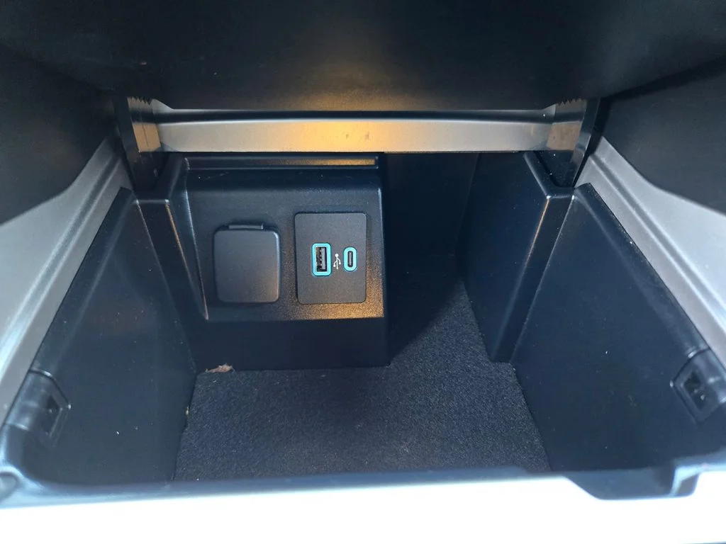 Used 2021 White Metallic Ford Platinum image 18