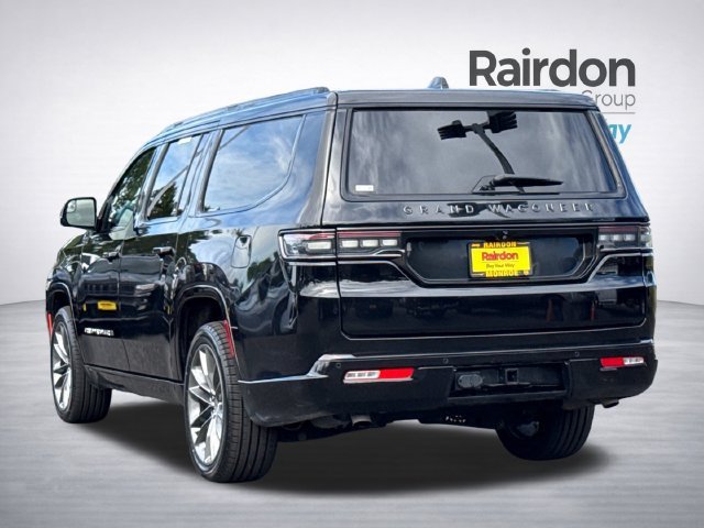 Used 2024 Diamond Black Crystal Pearlcoat Jeep Series II image 7