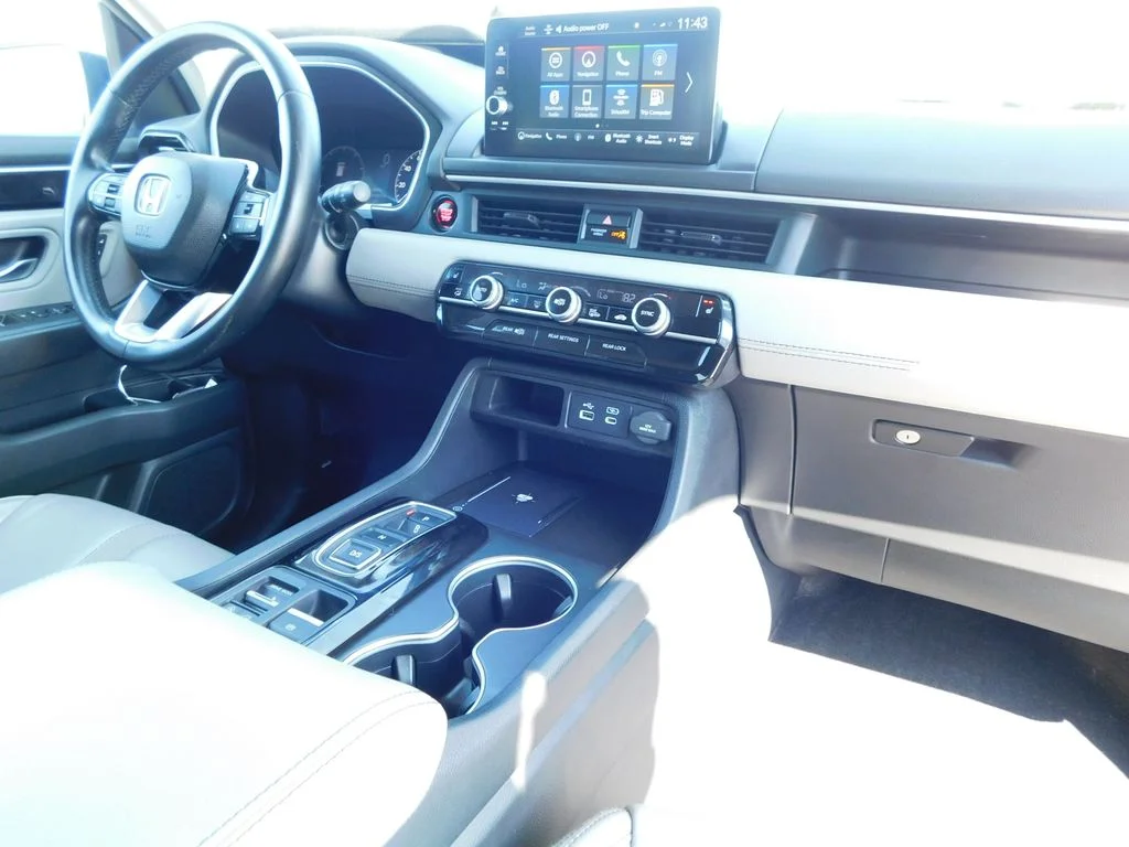 Certified Used 2024  Honda Touring image 20