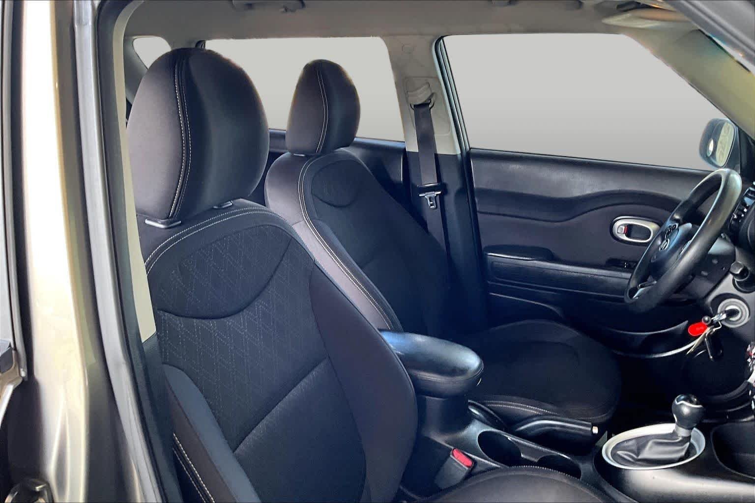 Used 2015 Titanium Gray Kia Base image 8