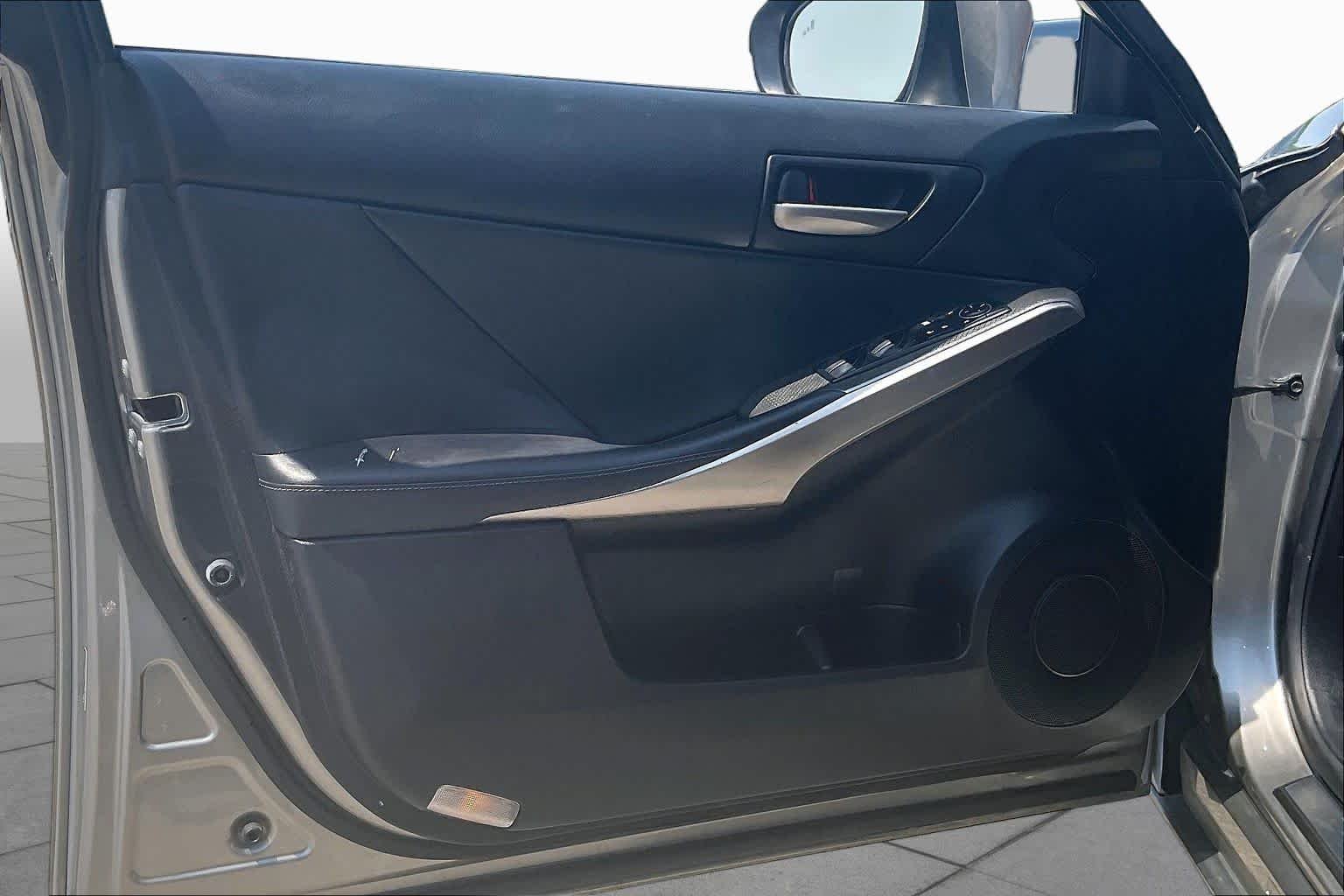 Used 2017 Atomic Silver Lexus  image 37