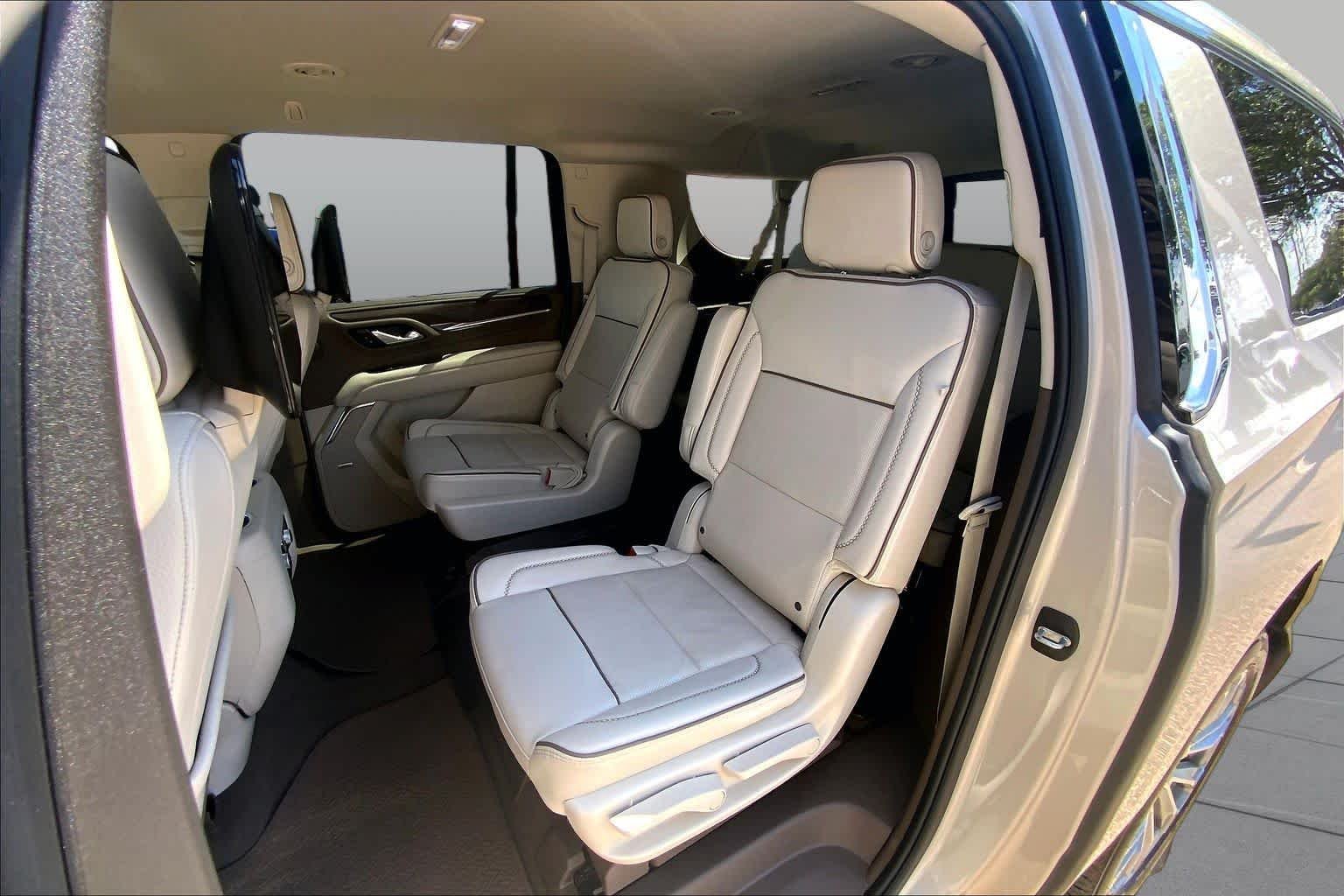 Used 2023 Pearl Beige Metallic GMC Denali image 21