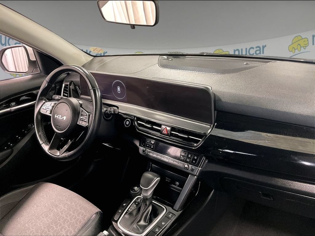 Used 2024 White Kia X-Line image 14