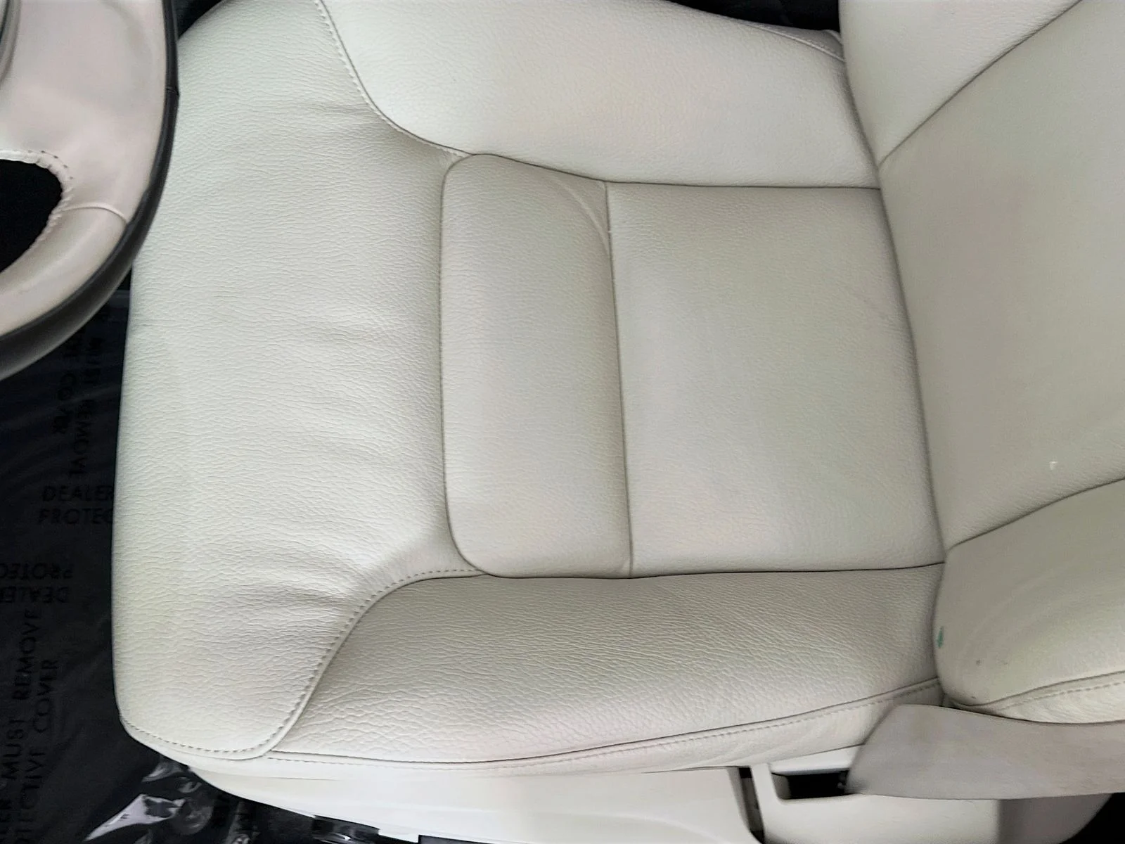 Used 2023 Gray Volvo T8 Plus Dark Theme image 19