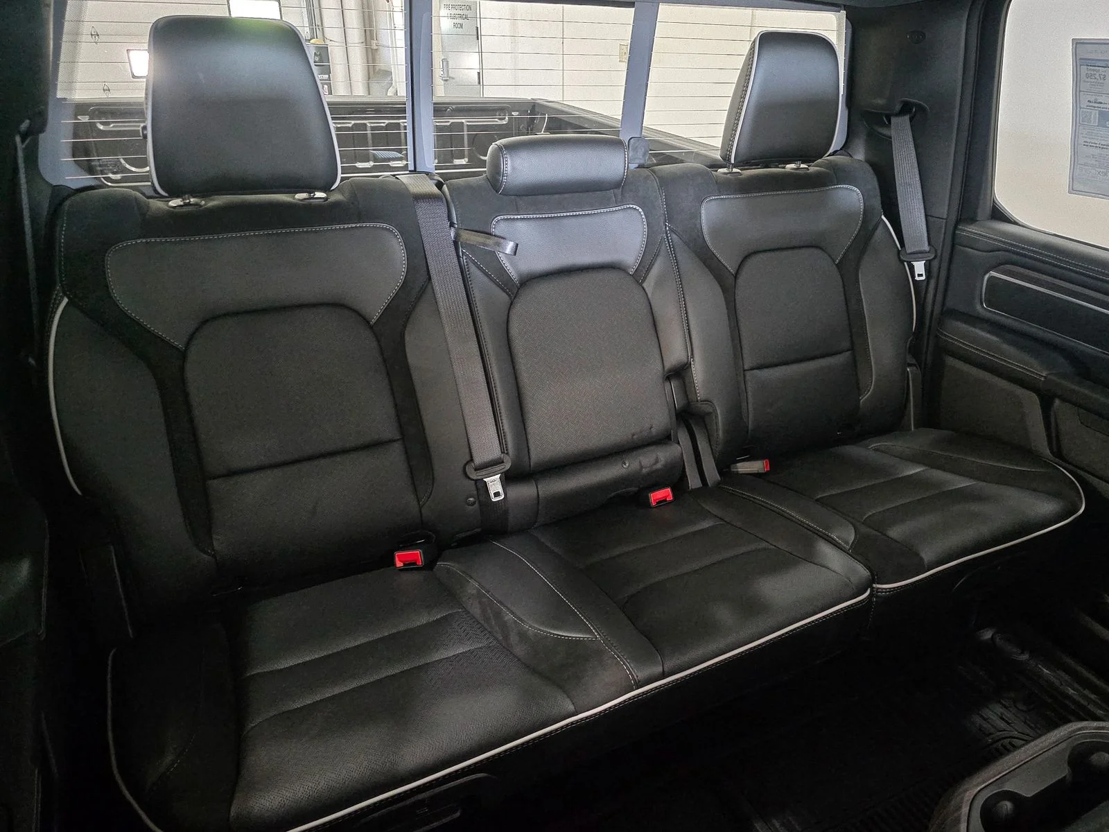 New 2026 Granite Crystal Metallic Clear-Coat Exterior Paint RAM Laramie image 21