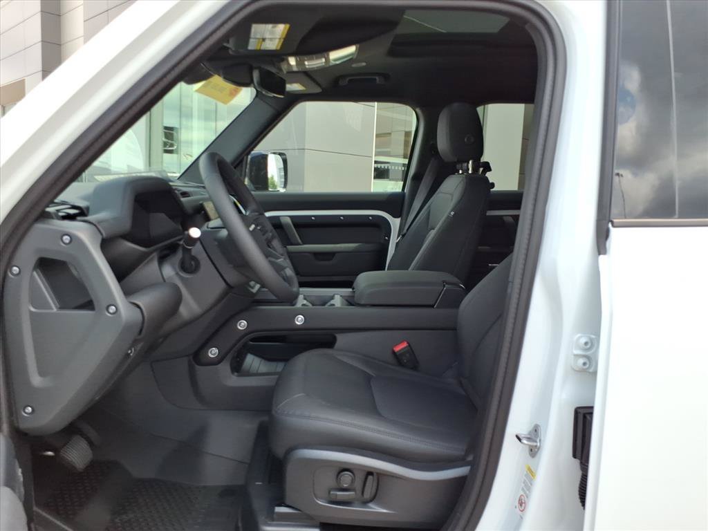 Certified Used 2026 Fuji White Land Rover S image 11
