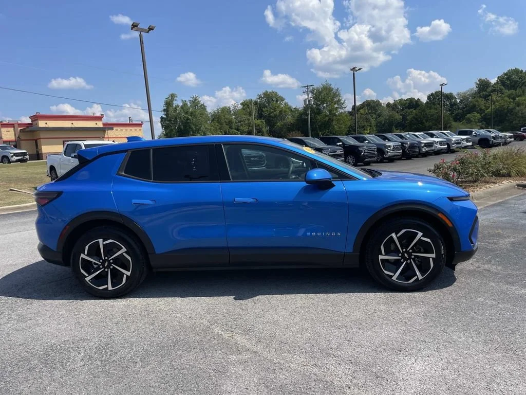 Used 2025 Riptide Blue Metallic Chevrolet LT image 2