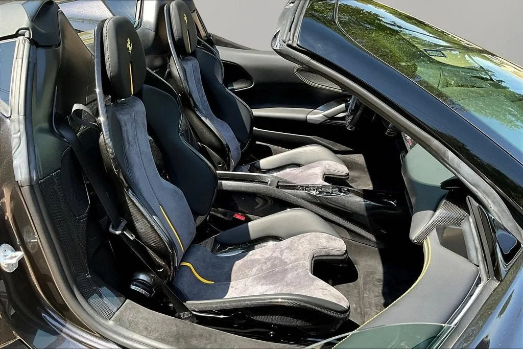 Used 2022 Extra Sample Ferrari  image 23