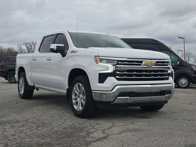 Used 2025 White Chevrolet LTZ image 7