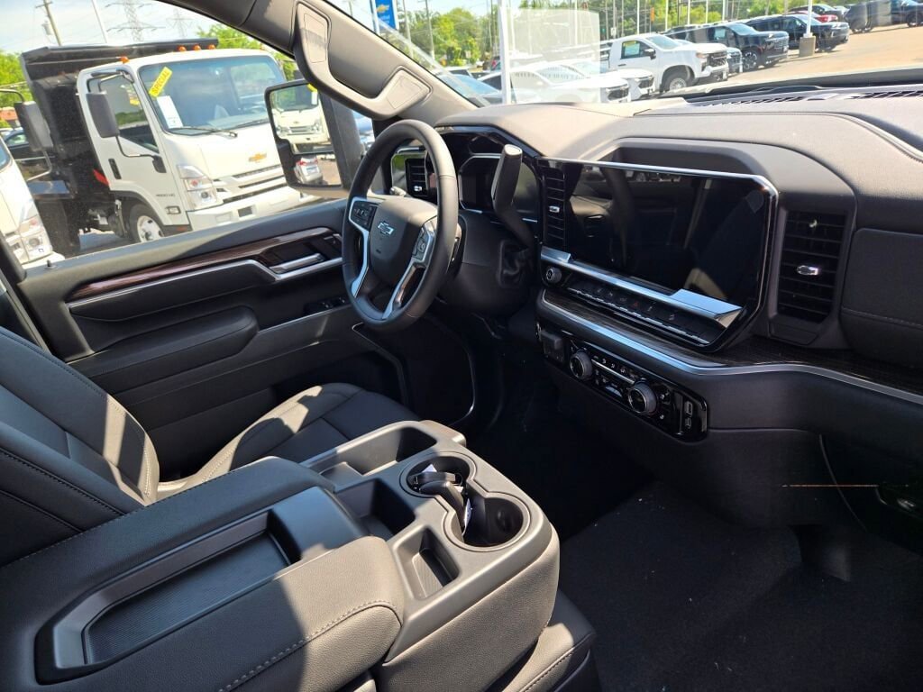 New 2026 Black Chevrolet LT image 5