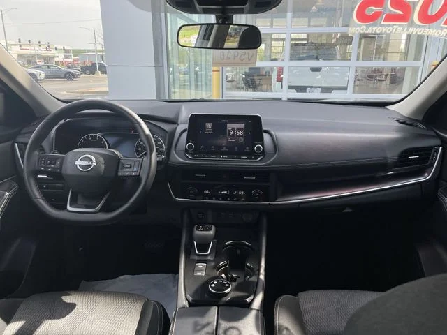 2025 Nissan Rogue SV - Photo 38