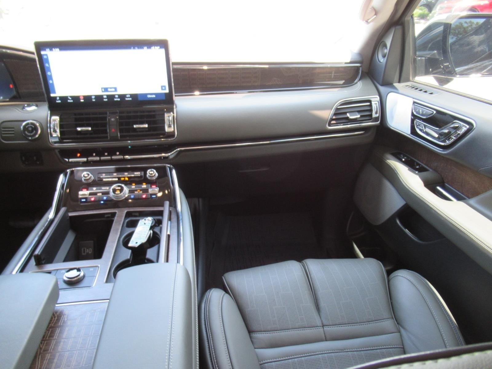 Used 2023 Green Lincoln Black Label image 15