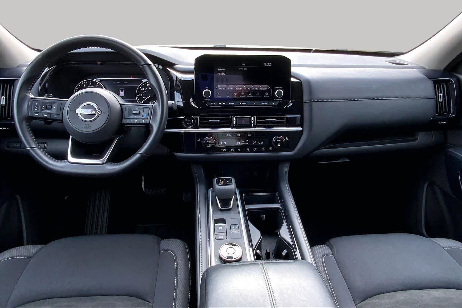 Used 2025 Deep Ocean Blue Pearl Nissan SV image 16