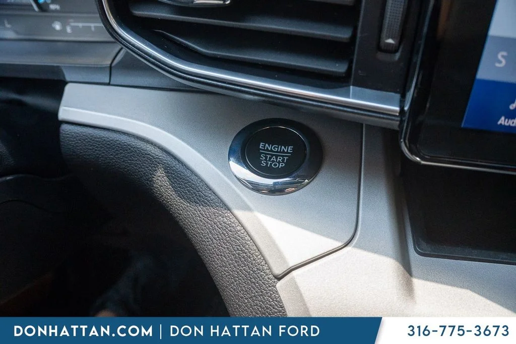 Used 2023 White Ford XLT image 11