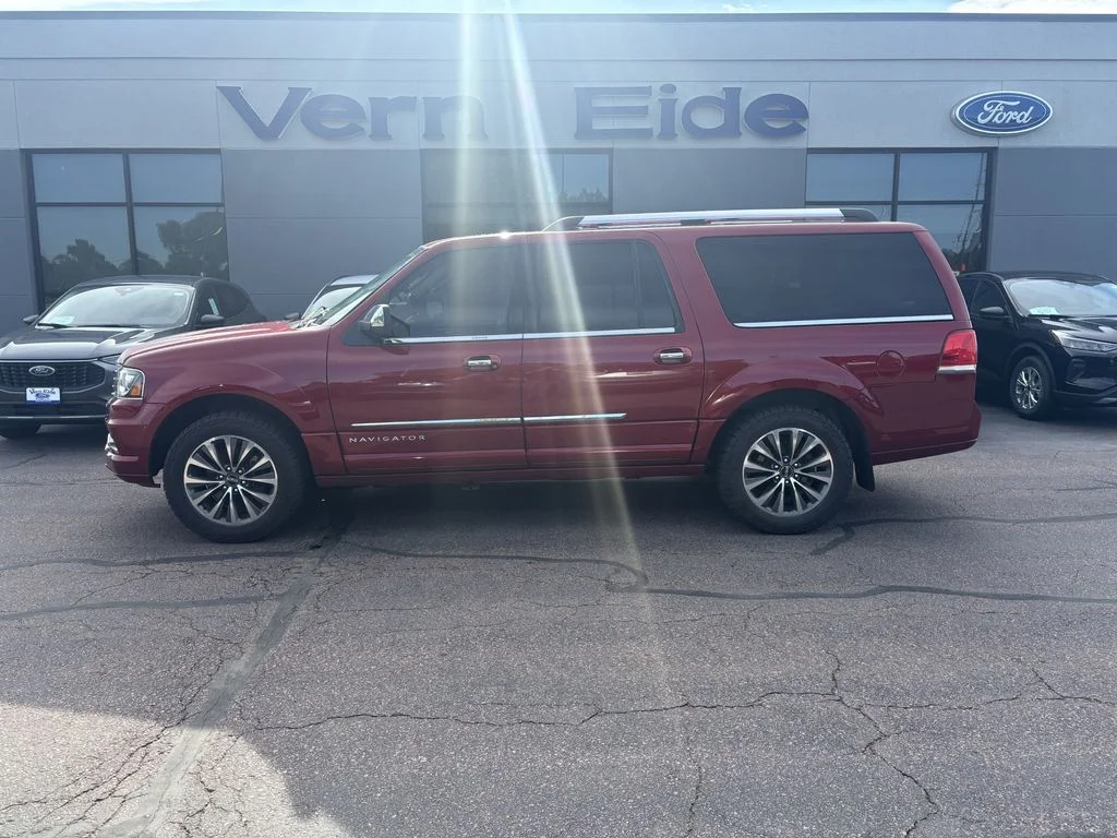 2016 Lincoln Navigator 4x4 L Select's photo