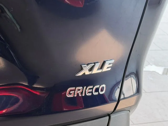 Used 2022  Toyota XLE image 10