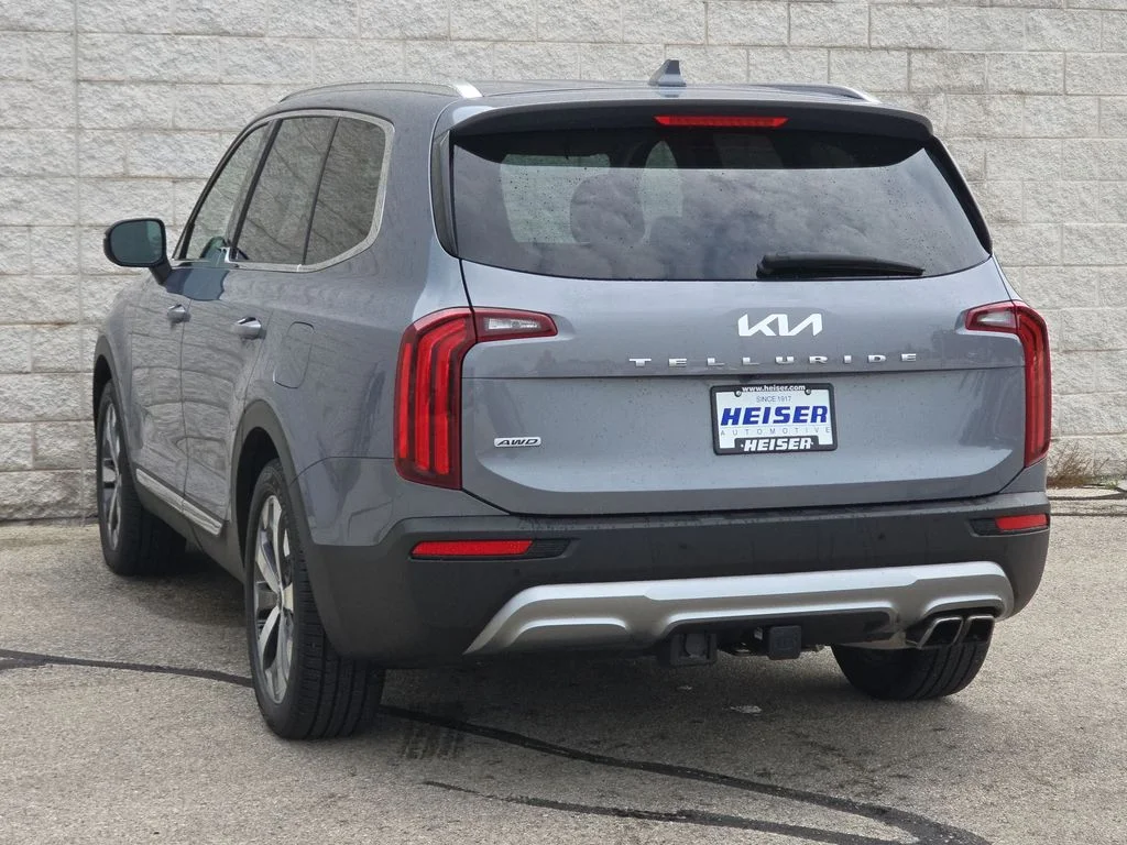 Used 2022 Silver Kia EX image 11