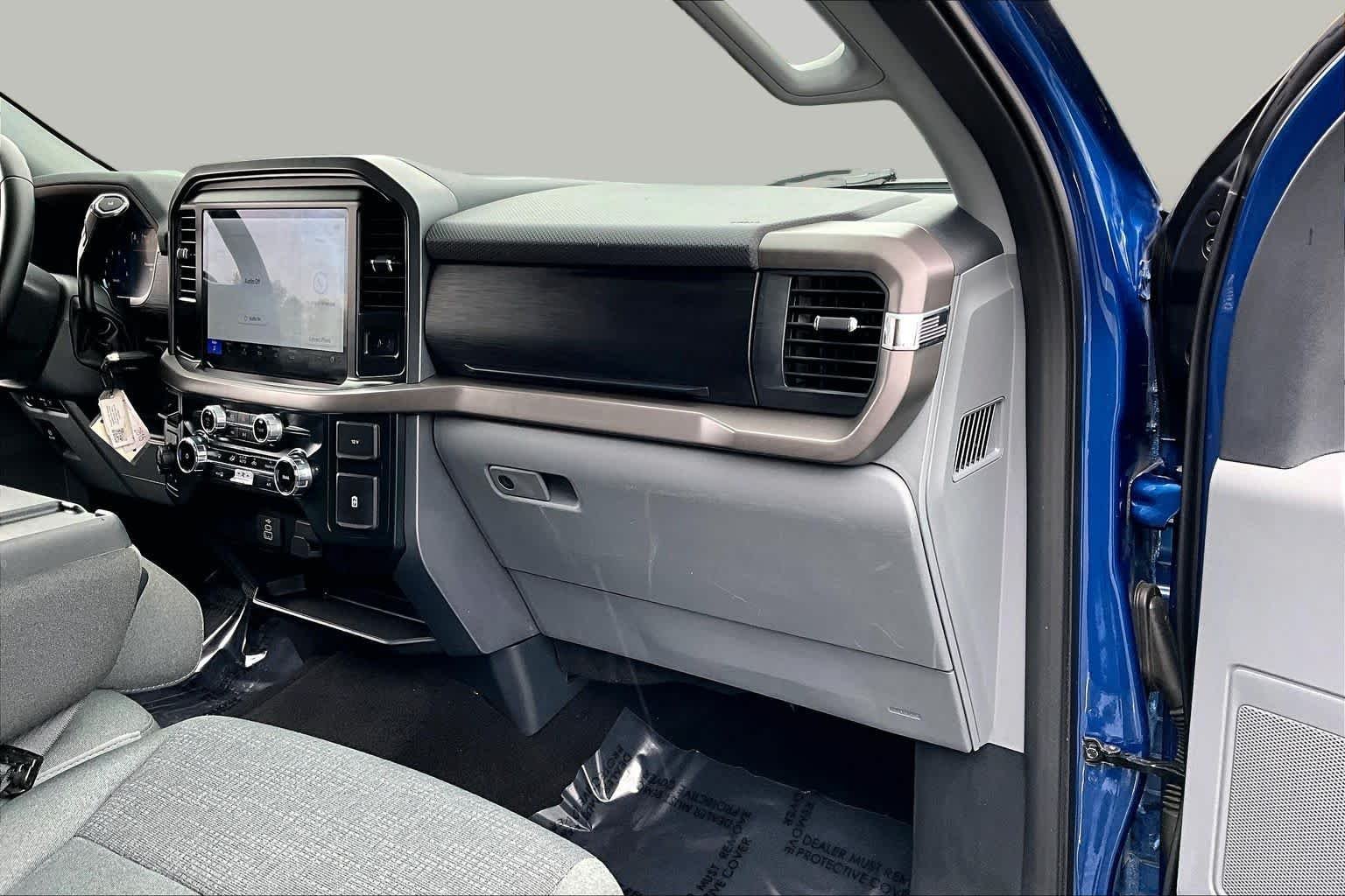 Used 2025 Atlas Blue Metallic Ford XLT image 17