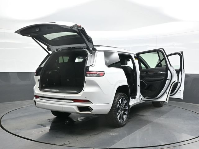 Used 2023 White Jeep Overland image 29