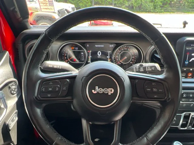 Used 2023 Red Jeep Sport S image 17