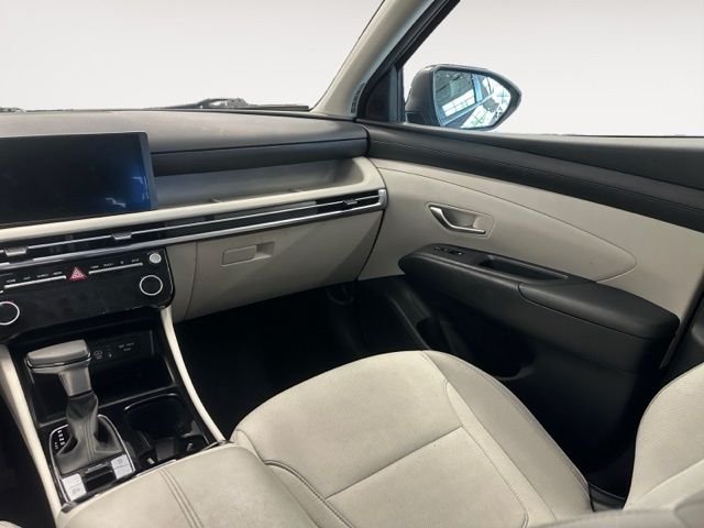 Used 2025 Black Hyundai SEL image 12