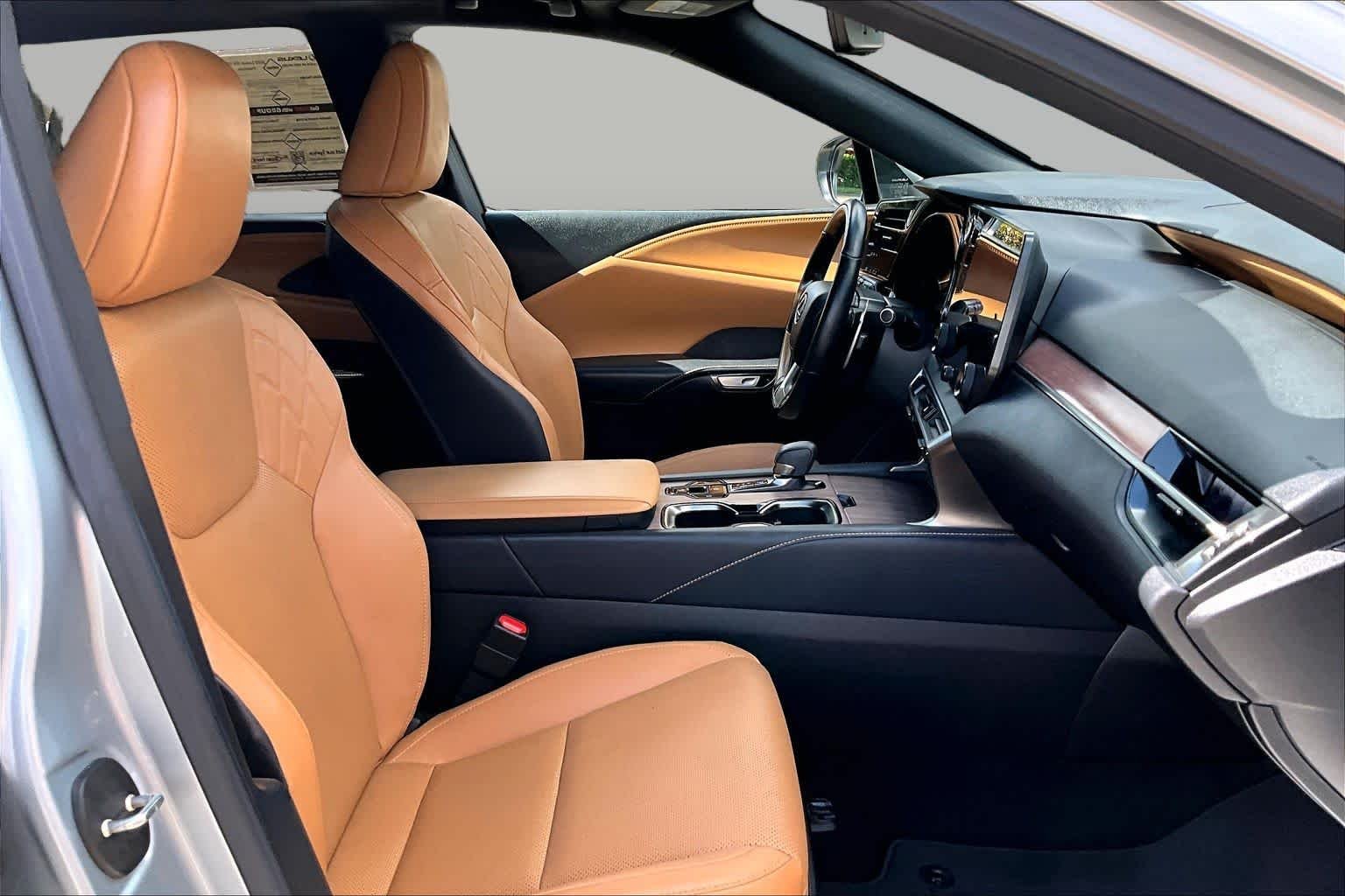 Used 2023 Iridium Lexus Premium image 9