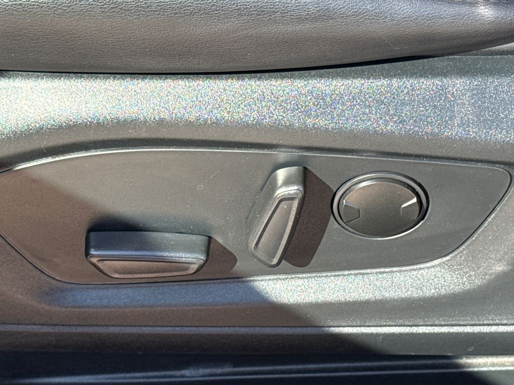 Used 2023 Blue Ford XLT image 22