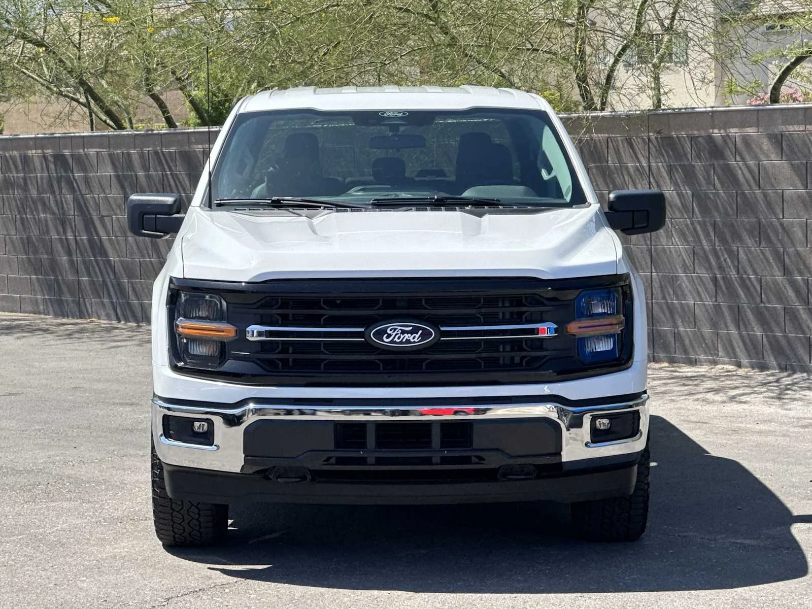 Used 2025 Oxford White Ford XLT image 3