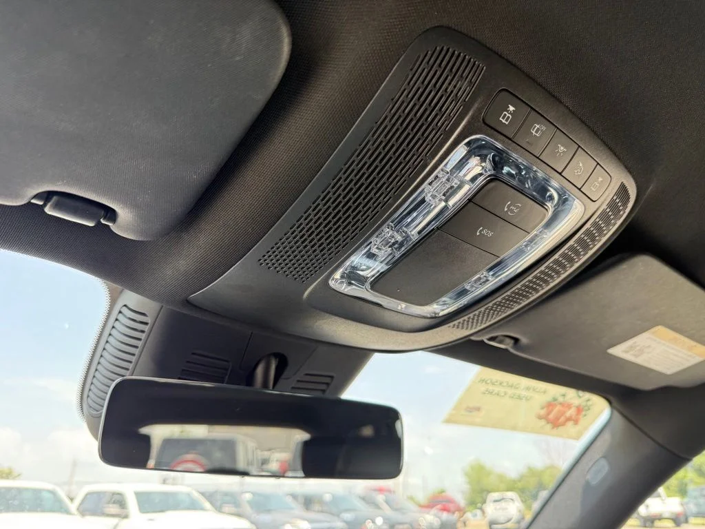 Used 2024 Black Mercedes-Benz GLB 250 image 21