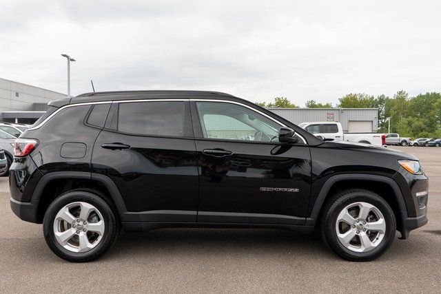 Used 2019 Black Jeep Latitude image 5