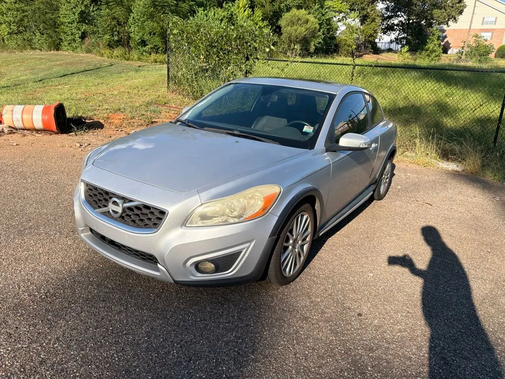 Used 2011  Volvo T5 image 4