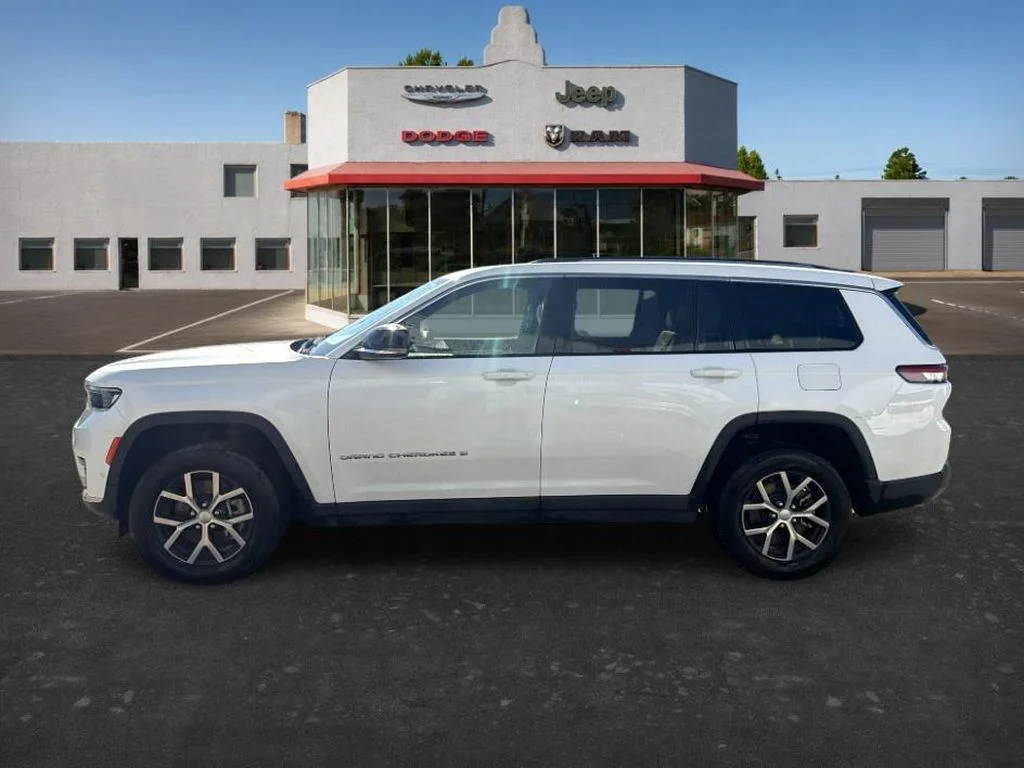 Used 2023 Bright White Clearcoat Jeep Limited image 3