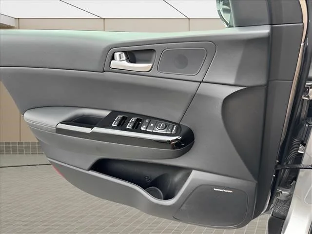 Used 2022 Gray Kia EX image 23