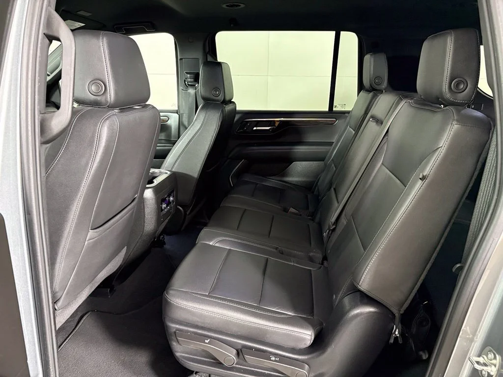 Used 2025 Gray Chevrolet Z71 image 40