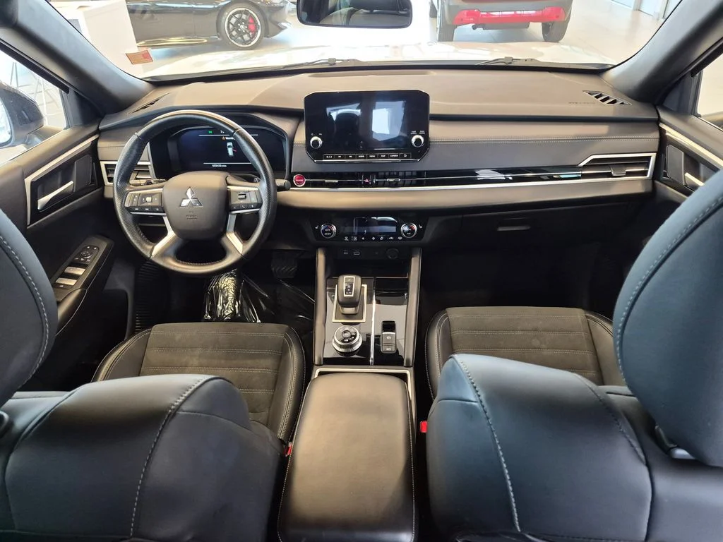 Used 2024 White Mitsubishi SE Ralliart image 28