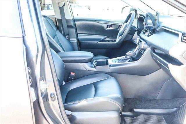 Certified Used 2024 MAGNETIC GRAY MET. Toyota  image 20
