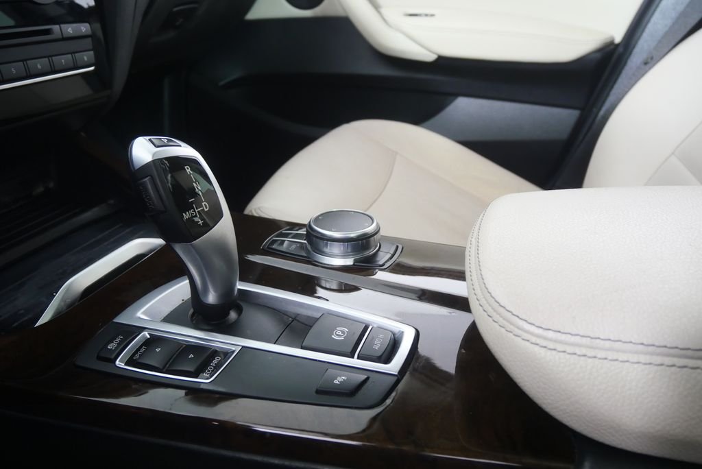 Used 2017 Space Gray Metallic BMW sDrive28i image 20
