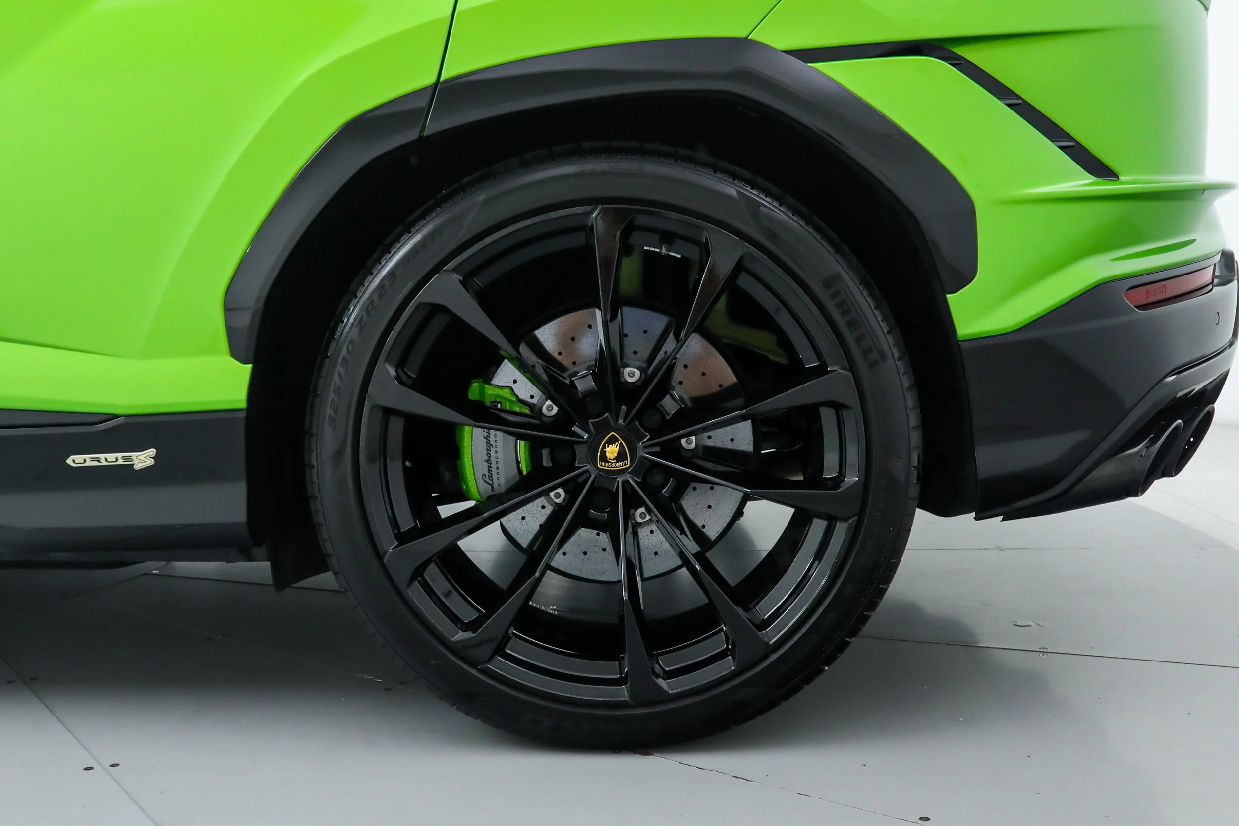 Used 2024 Green Lamborghini S image 43