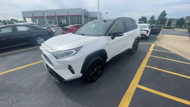 2019 Toyota RAV4 XSE - Photo 6