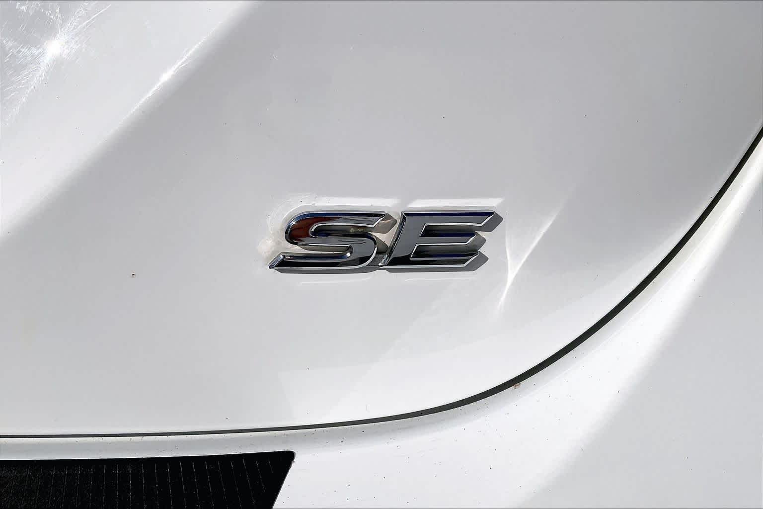 Used 2021 Super White Toyota SE image 10