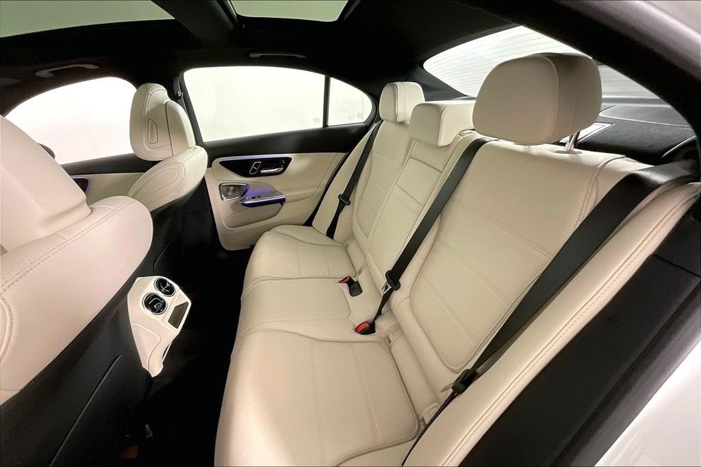 Used 2026  Mercedes-Benz C 300 image 18