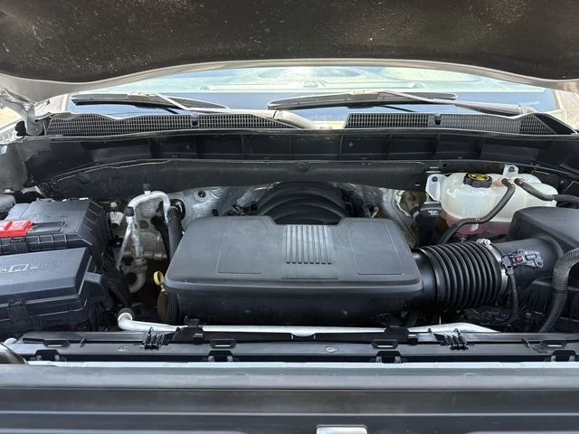 Used 2020 Silver GMC SLE image 24