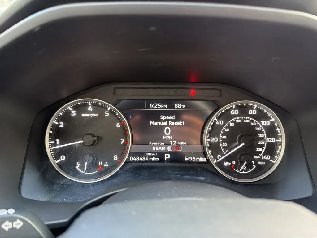 Used 2022  Mitsubishi ES image 3