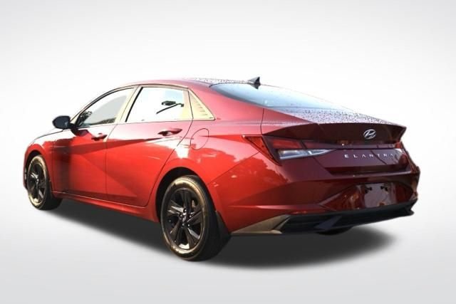 Used 2023 Red Hyundai SEL image 8