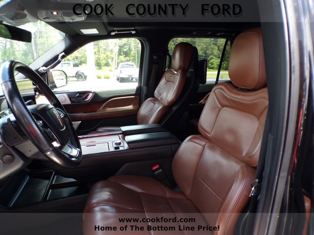 Used 2023 Infinite Black Metallic Lincoln Reserve image 3